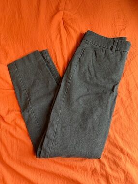 Old Navy Women’s High-rise Size 2 Dark Grey Pixie Skinny Pants